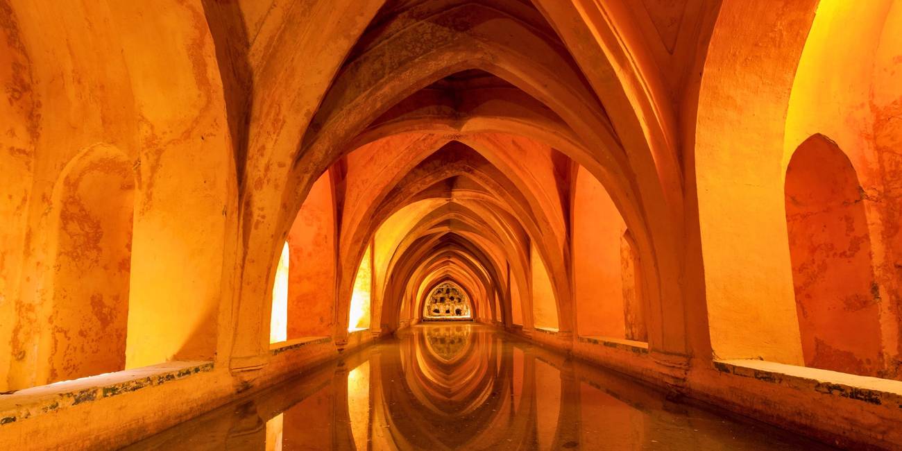 Seville Super Combi Pass, a digital or physical pass that simplifies visiting Seville's must-see attractions for tourists. Alcazar Sevilla 2025.